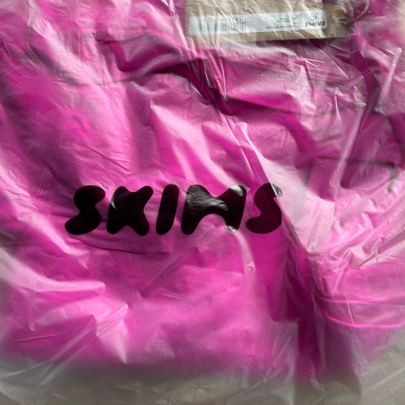 SKIMS soft smoothing seamless cami onesie in fuschia - Picture 2 of 4